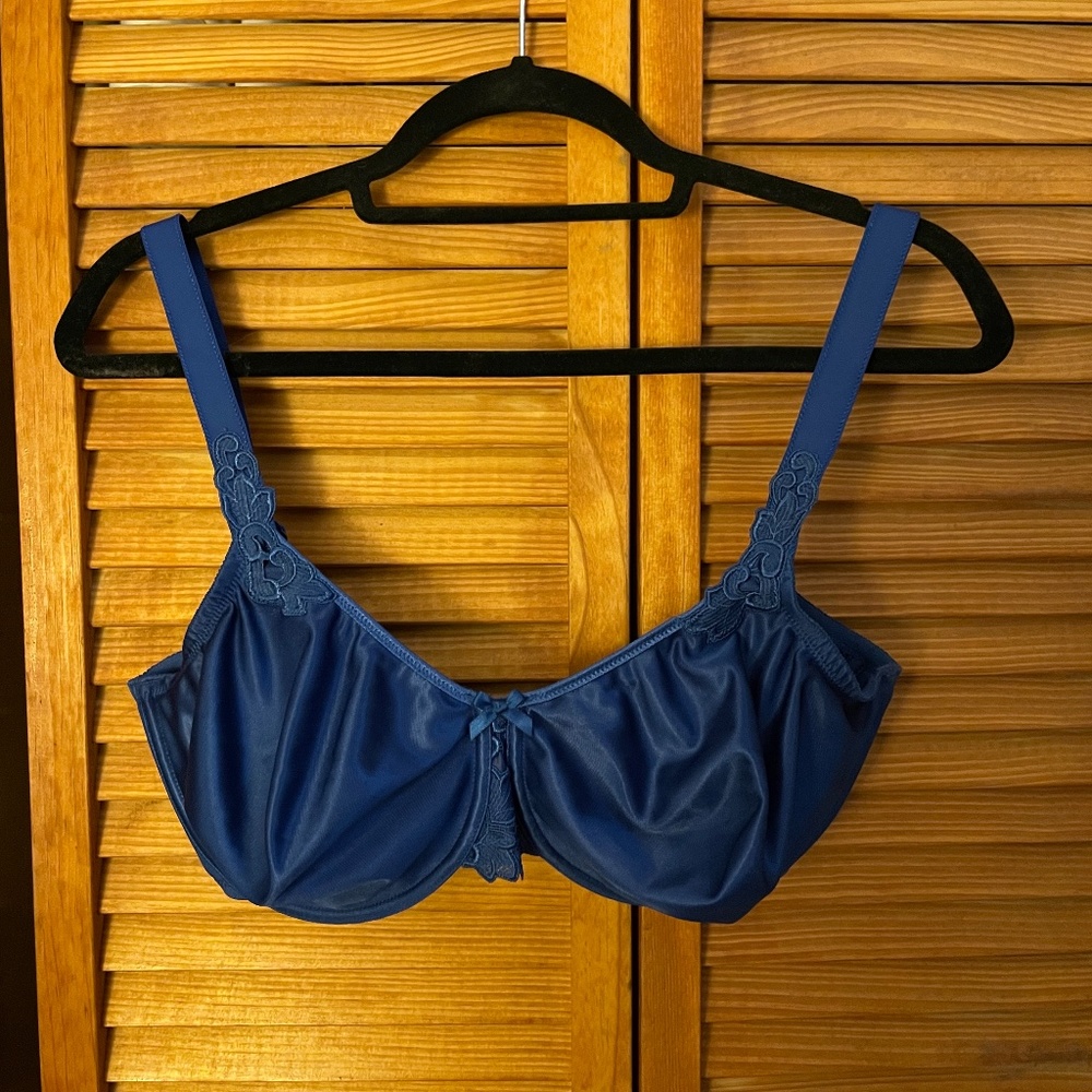 Chantelle minimizer bra